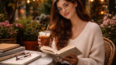 young woman reading in a library showing the literary it-girl trend